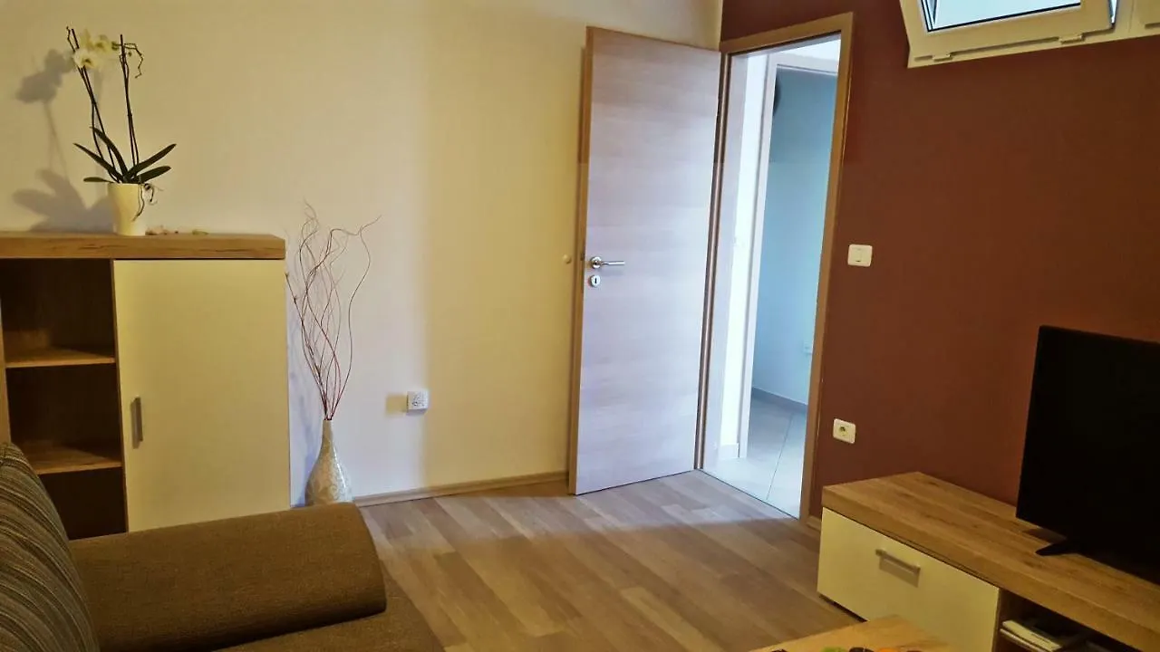 Apartment Tara Pula 0*,  Croatia